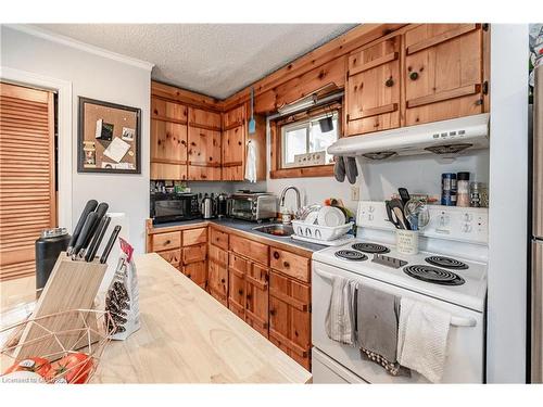 53 Kinsey Street, St. Catharines, ON - Indoor Photo Showing Kitchen