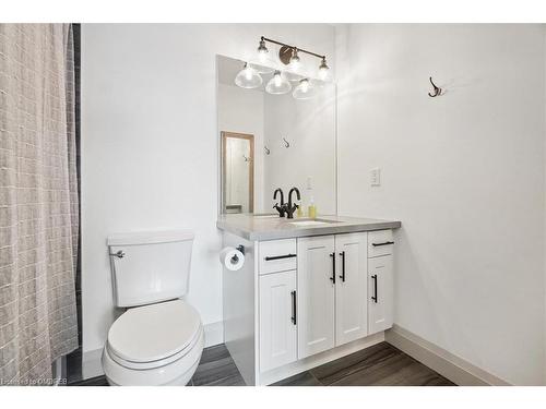 212-30 Hamilton Street South Street S, Waterdown, ON - Indoor Photo Showing Bathroom