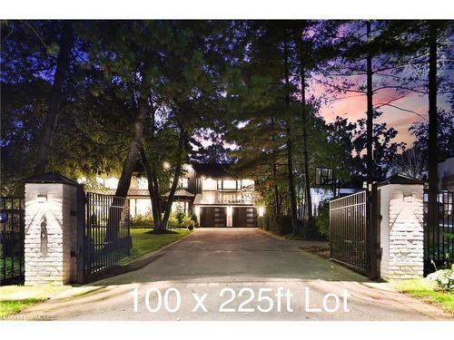 200 Chartwell Road, Oakville, ON - Outdoor
