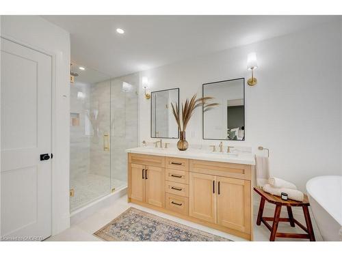 488 Holtby Avenue, Burlington, ON - Indoor Photo Showing Bathroom