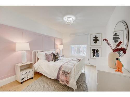 488 Holtby Avenue, Burlington, ON - Indoor Photo Showing Bedroom