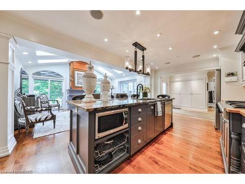 499 Lakeshore Road E, Oakville, ON - Indoor Photo Showing Kitchen With Upgraded Kitchen