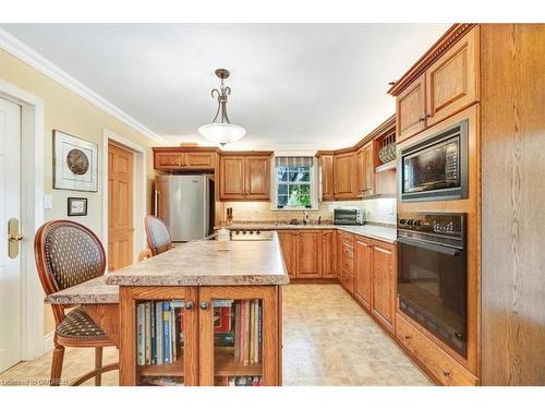 623 Miles Road, Glanbrook, ON - Indoor Photo Showing Kitchen