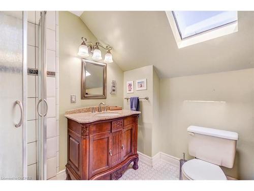 623 Miles Road, Glanbrook, ON - Indoor Photo Showing Bathroom