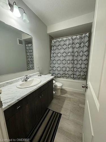 562 Fairways Road, Woodstock, ON - Indoor Photo Showing Bathroom