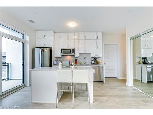 216-460 Gordon Krantz Avenue, Milton, ON - Indoor Photo Showing Kitchen With Upgraded Kitchen