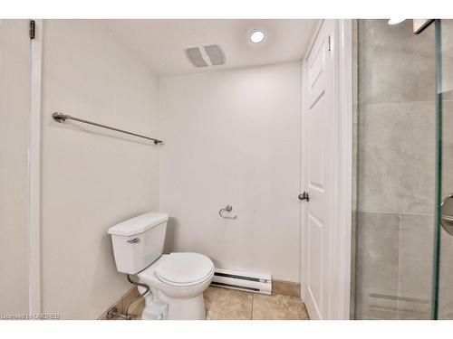 307-100 Bronte Road, Oakville, ON - Indoor Photo Showing Bathroom