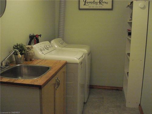 644 Bay Lake Road, Bancroft, ON - Indoor Photo Showing Laundry Room