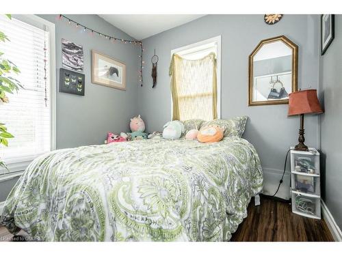 165 Nelson Street, Brantford, ON - Indoor Photo Showing Bedroom