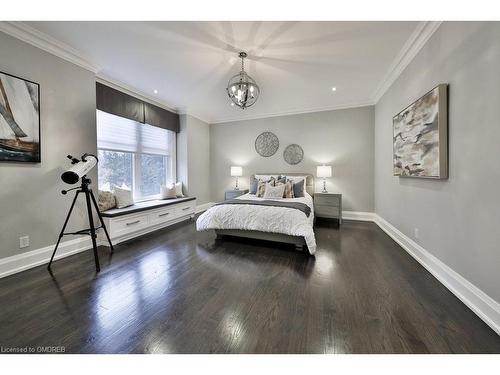1389 Weaver Avenue, Oakville, ON - Indoor Photo Showing Bedroom