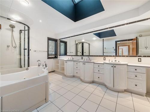 206 Lakeside Avenue, Burlington, ON - Indoor Photo Showing Bathroom