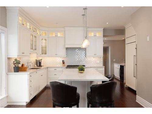 272 Cliffcrest Court, Burlington, ON - Indoor Photo Showing Kitchen With Upgraded Kitchen