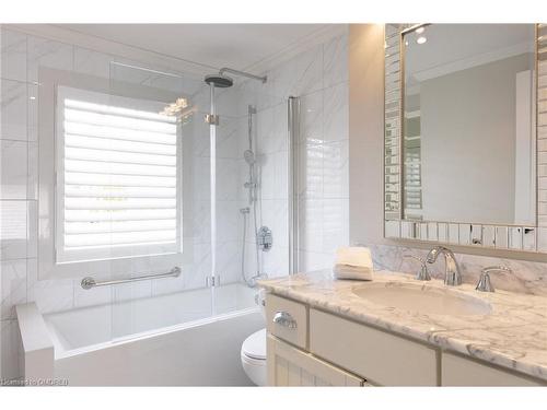 272 Cliffcrest Court, Burlington, ON - Indoor Photo Showing Bathroom