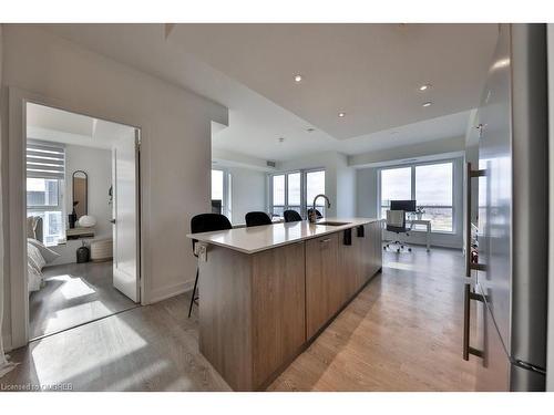 3633-5 Mabelle Avenue, Toronto, ON - Indoor Photo Showing Kitchen