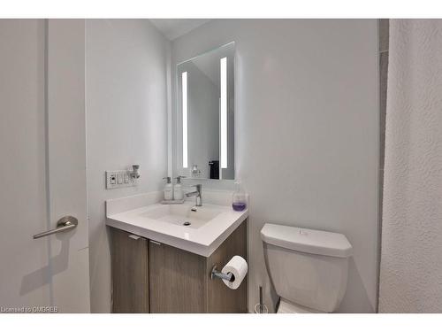 3633-5 Mabelle Avenue, Toronto, ON - Indoor Photo Showing Bathroom