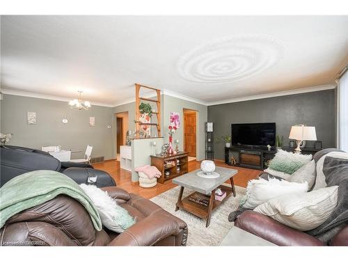 1303 #3 Highway E, Dunnville, ON - Indoor Photo Showing Living Room