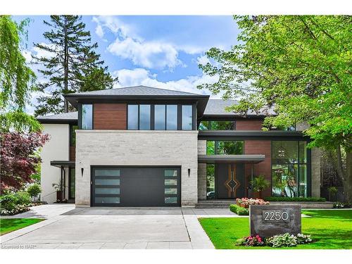 2250 Chancery Lane W, Oakville, ON - Outdoor With Facade