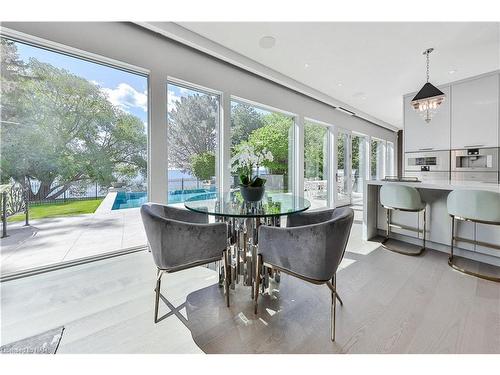 2250 Chancery Lane W, Oakville, ON - Indoor Photo Showing Dining Room