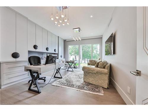 2250 Chancery Lane W, Oakville, ON - Indoor