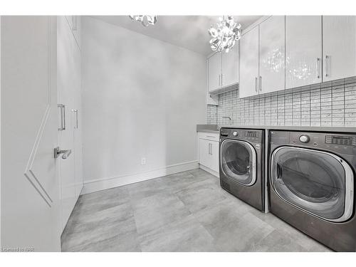 2250 Chancery Lane W, Oakville, ON - Indoor Photo Showing Laundry Room