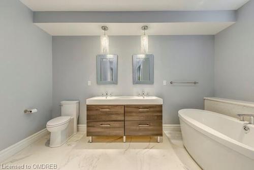 95 Bel Air Drive, Oakville, ON - Indoor Photo Showing Bathroom
