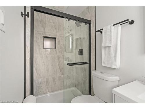 30 Regan Crescent, Georgetown, ON - Indoor Photo Showing Bathroom