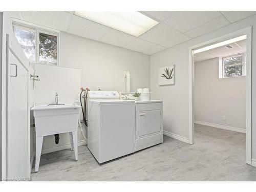 30 Regan Crescent, Georgetown, ON - Indoor Photo Showing Laundry Room
