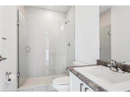 212-1063 Douglas Mccurdy Common, Mississauga, ON - Indoor Photo Showing Bathroom