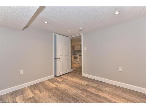 870 Queens Avenue, London, ON - Indoor Photo Showing Other Room