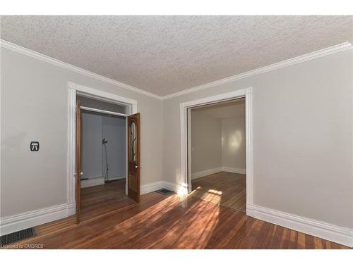 870 Queens Avenue, London, ON - Indoor Photo Showing Other Room