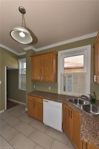 870 Queens Avenue, London, ON - Indoor Photo Showing Kitchen With Double Sink