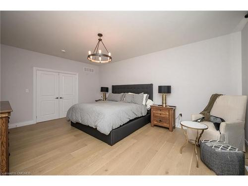 980 Webber Road, Fenwick, ON - Indoor Photo Showing Bedroom