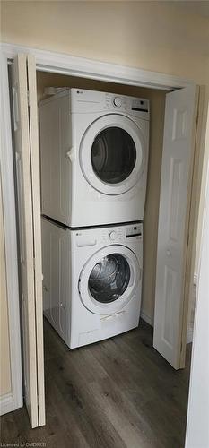 1742 Seeley Drive, London, ON - Indoor Photo Showing Laundry Room