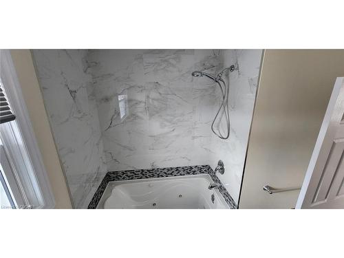1742 Seeley Drive, London, ON - Indoor Photo Showing Bathroom