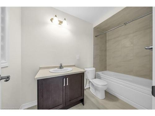 87 Hitchman Street, Paris, ON - Indoor Photo Showing Bathroom