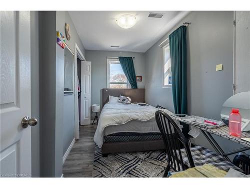 12 Inglewood Road, St. Catharines, ON - Indoor Photo Showing Bedroom