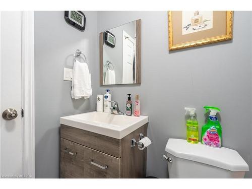 12 Inglewood Road, St. Catharines, ON - Indoor Photo Showing Bathroom