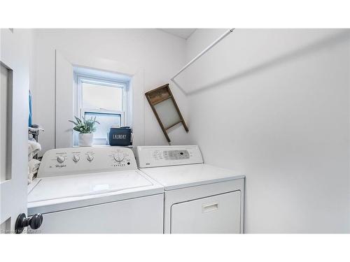 25 Victoria Street, Georgetown, ON - Indoor Photo Showing Laundry Room