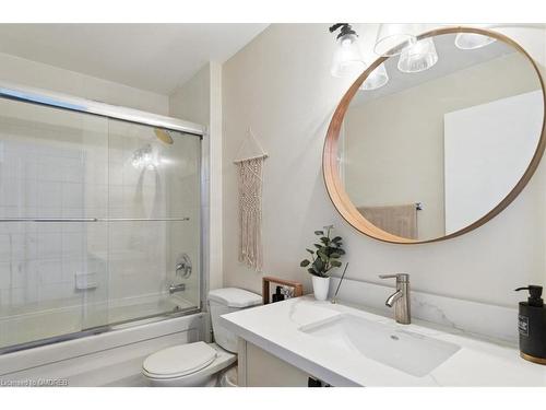 232-404 King Street W, Kitchener, ON - Indoor Photo Showing Bathroom