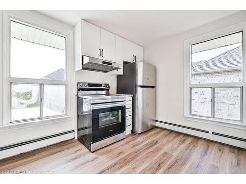 526 Fifty Road, Stoney Creek, ON - Indoor Photo Showing Kitchen