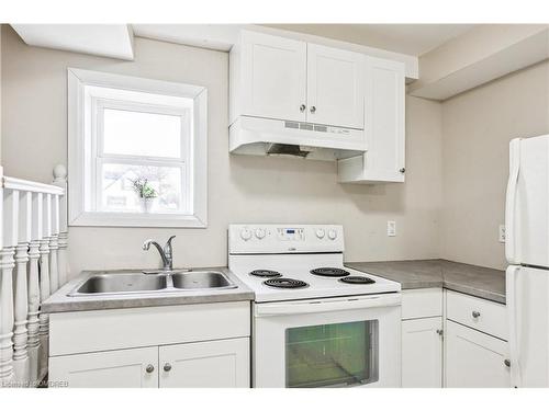 2-19 Bailey Street, St. Catharines, ON - Indoor Photo Showing Kitchen With Double Sink