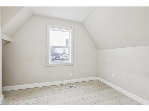 2-19 Bailey Street, St. Catharines, ON - Indoor Photo Showing Other Room