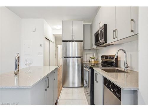 212-1165 Journeyman Lane, Mississauga, ON - Indoor Photo Showing Kitchen With Upgraded Kitchen