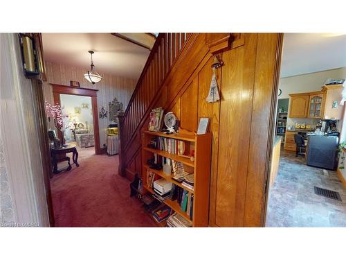 540 10Th Avenue, Hanover, ON - Indoor Photo Showing Other Room