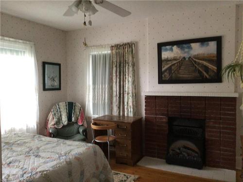 540 10Th Avenue, Hanover, ON - Indoor With Fireplace