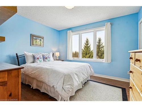 2231 Britannia Road, Burlington, ON - Indoor Photo Showing Bedroom