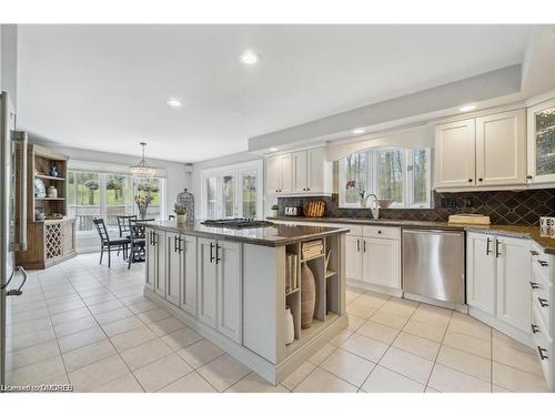 53 Woodend Drive, Carlisle, ON - Indoor Photo Showing Kitchen