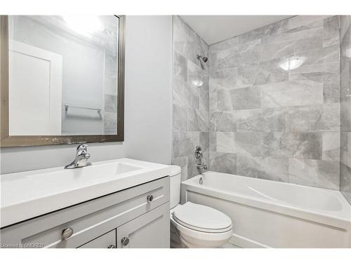 2-21 Philip Street, St. Catharines, ON - Indoor Photo Showing Bathroom