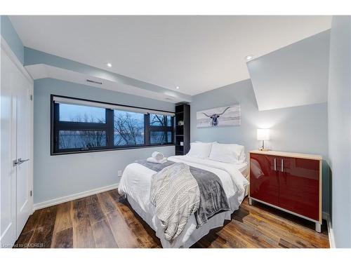 868 Danforth Place, Burlington, ON - Indoor Photo Showing Bedroom