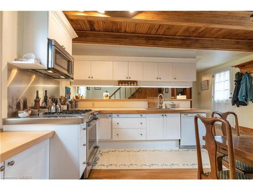 376 Nelles Road N, Grimsby, ON - Indoor Photo Showing Kitchen